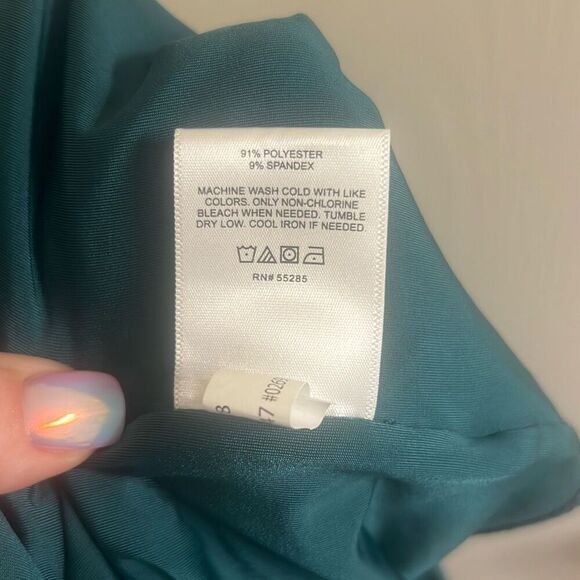 ✨EXPRESS Green Body Contour Double Layer Empire V Neck Sz XS Bodysuit✨ - Picture 9 of 9